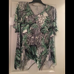 Women’s Boutique Top - Green/Black/White - 3X but fits like a 1X